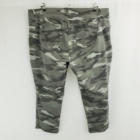 Democracy Ab Solution Jeans Cropped Size 24W Camo Stretch Waist 26" Inseam - Picture 6 of 8